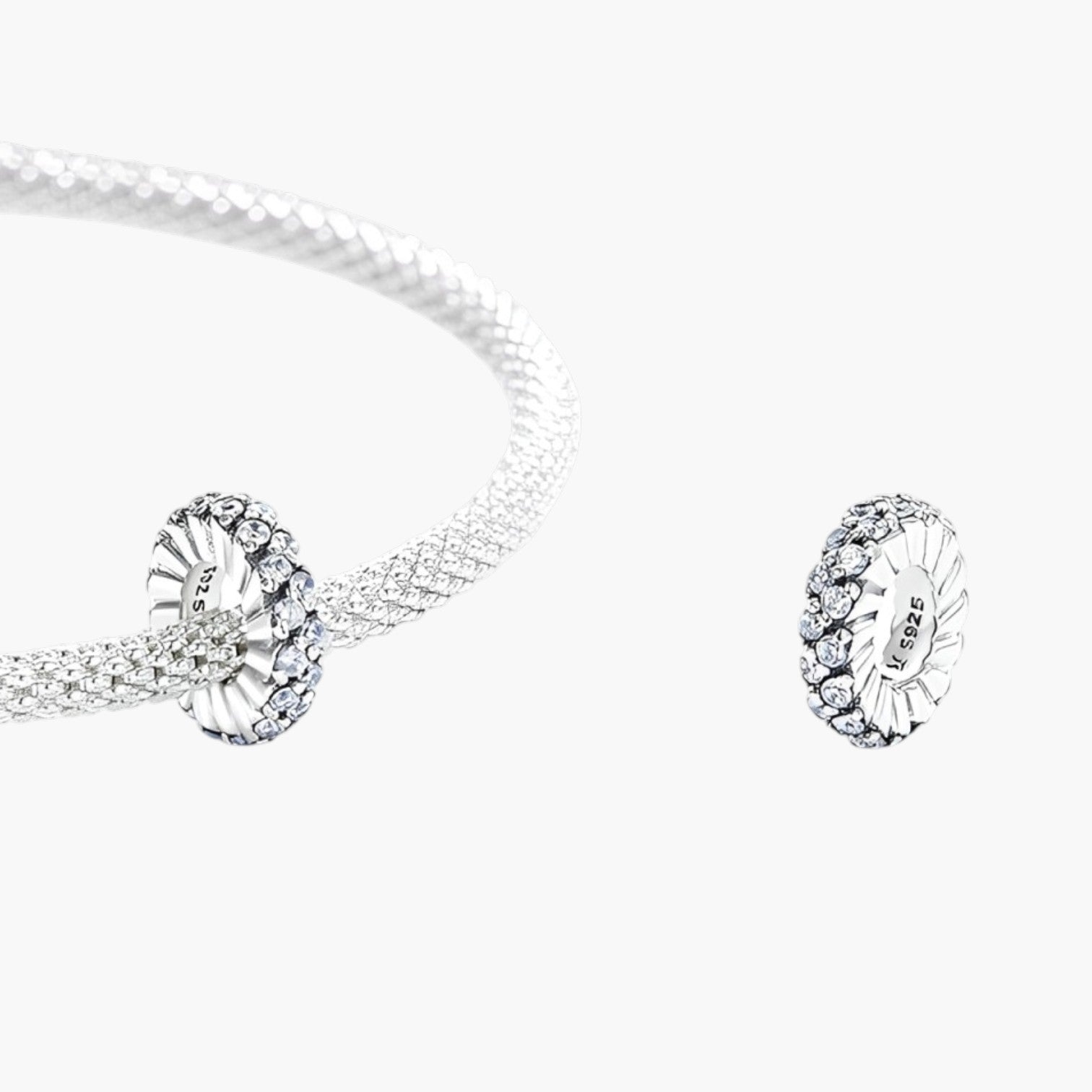 Charm em Prata de Lei 925 com Zircónias