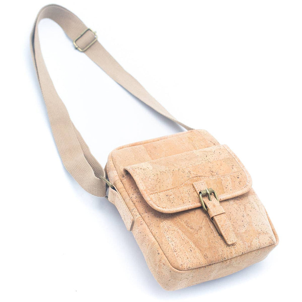 Umhängetasche für Herren aus Naturkork, Magnetverschluss BAG-2272