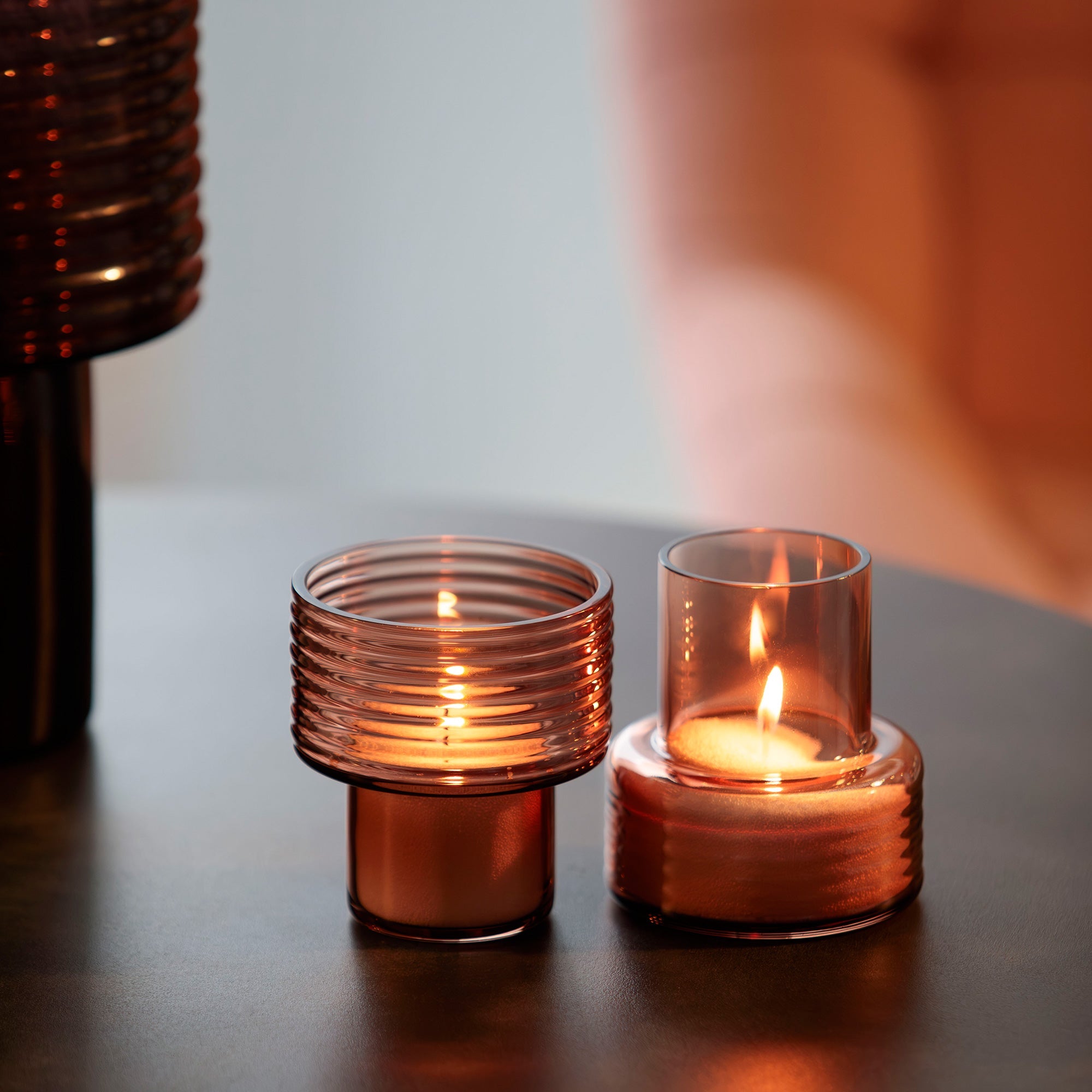 Castiçal em vidro GLOW TOGETHER Pequeno low em Mocha Mousse