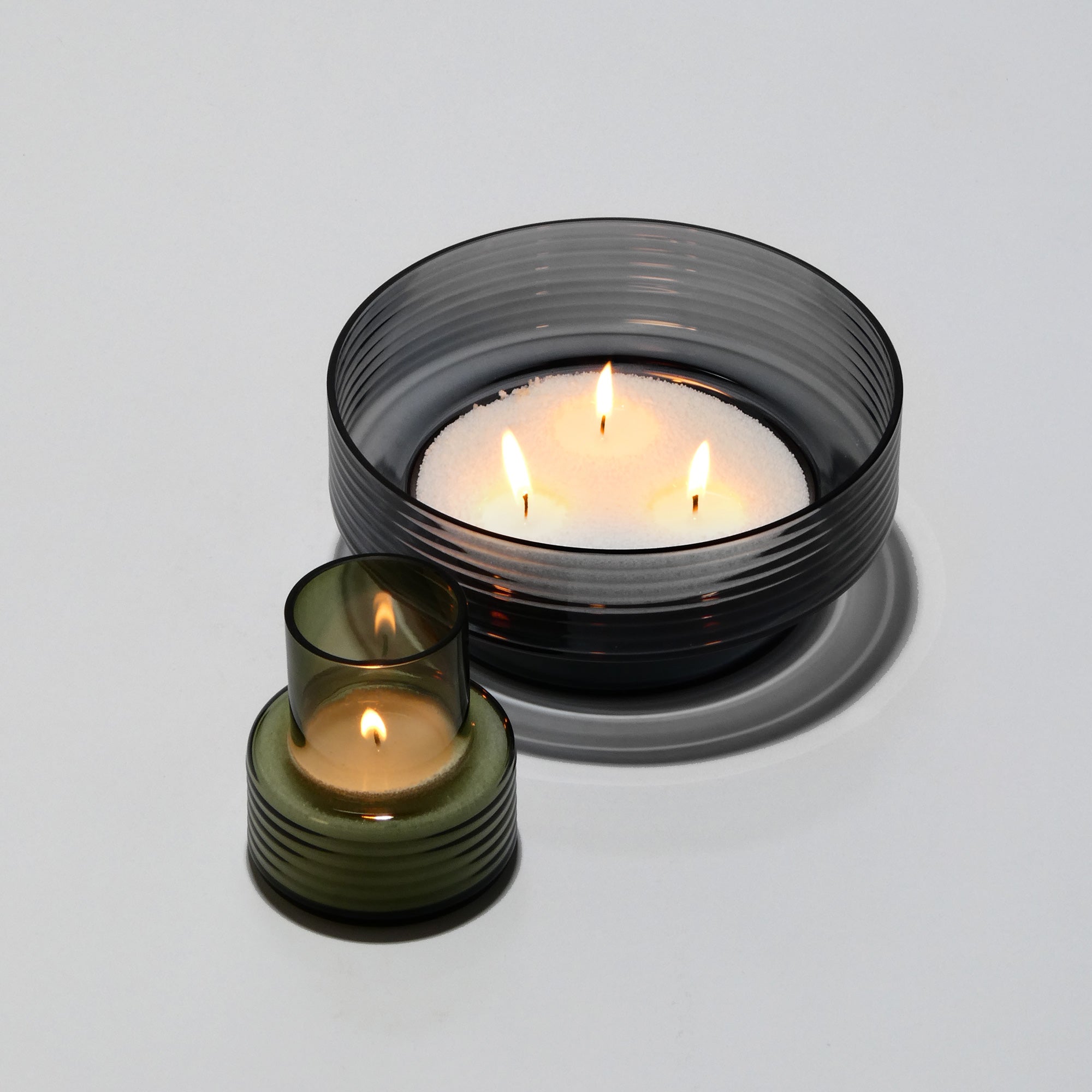Castiçal em vidro GLOW TOGETHER Pequeno low em Verde Fumado