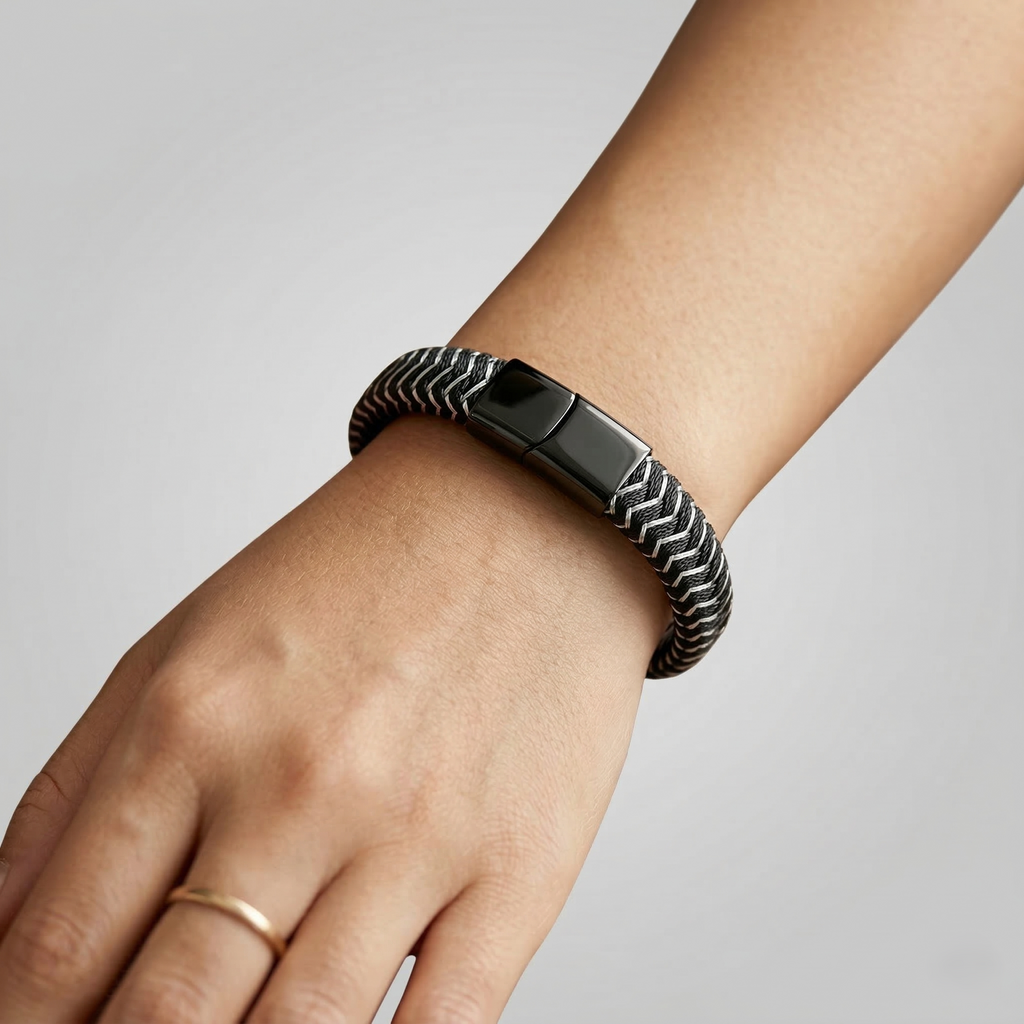 Armband aus Leder und Edelstahl