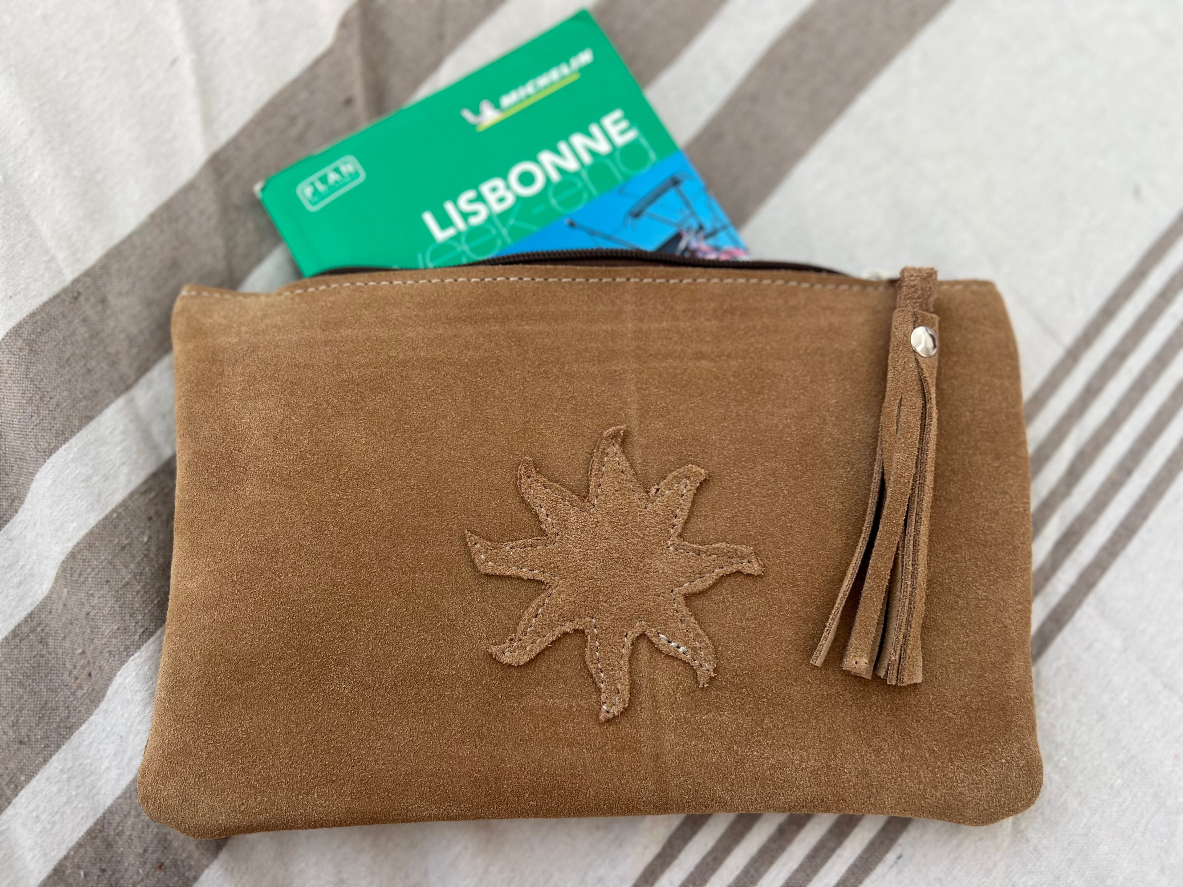 CHIC Clutch
