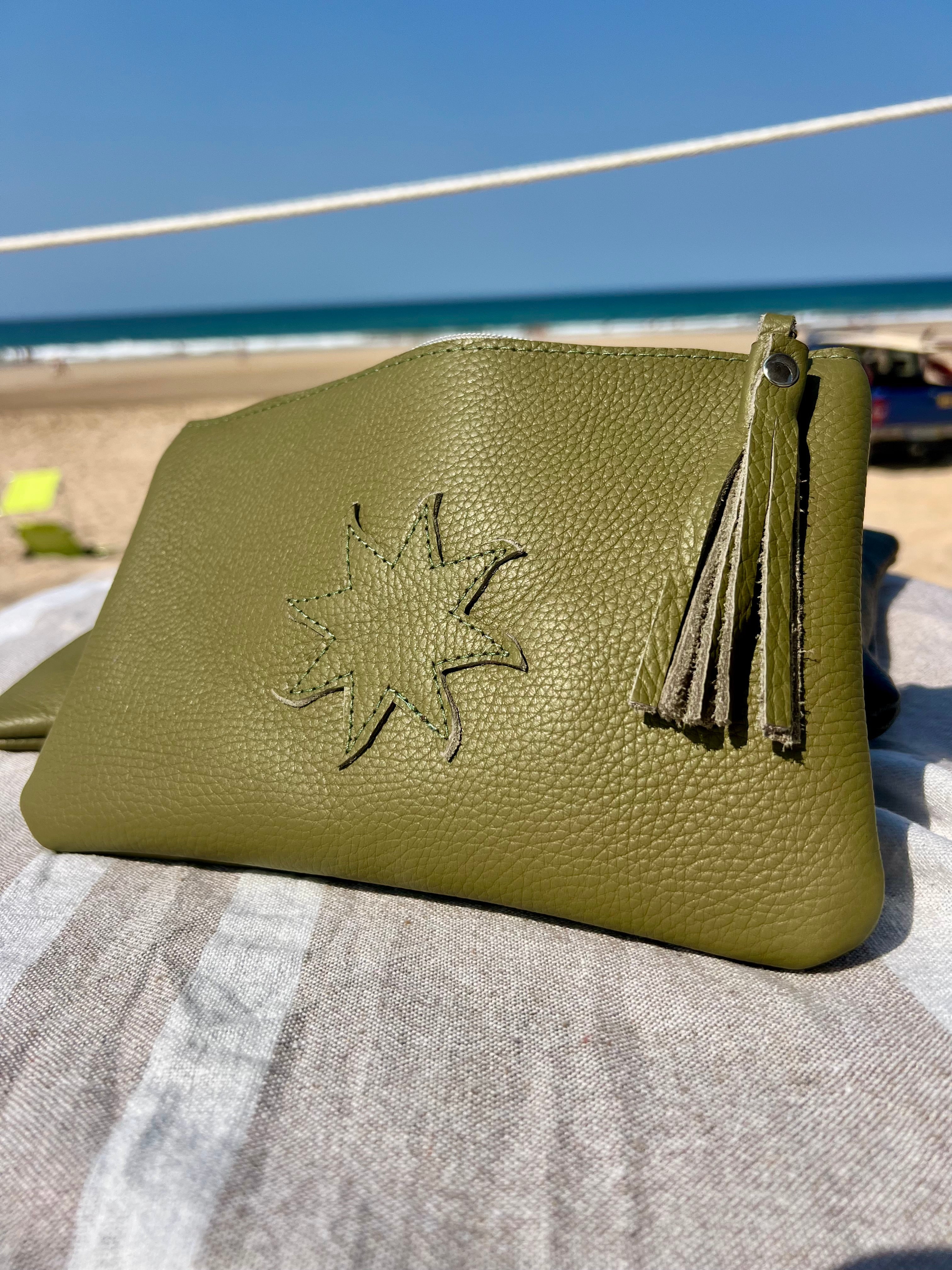 CHIC Clutch
