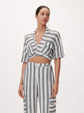 CROP TOP BLUSE MIT TASCHEN