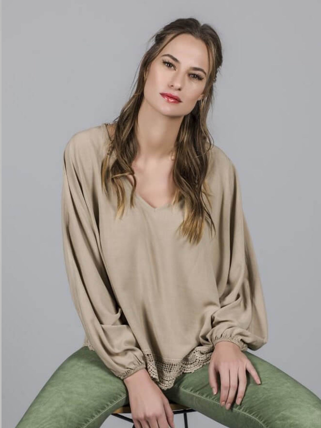 BLUSA DETALLE ENCAJE