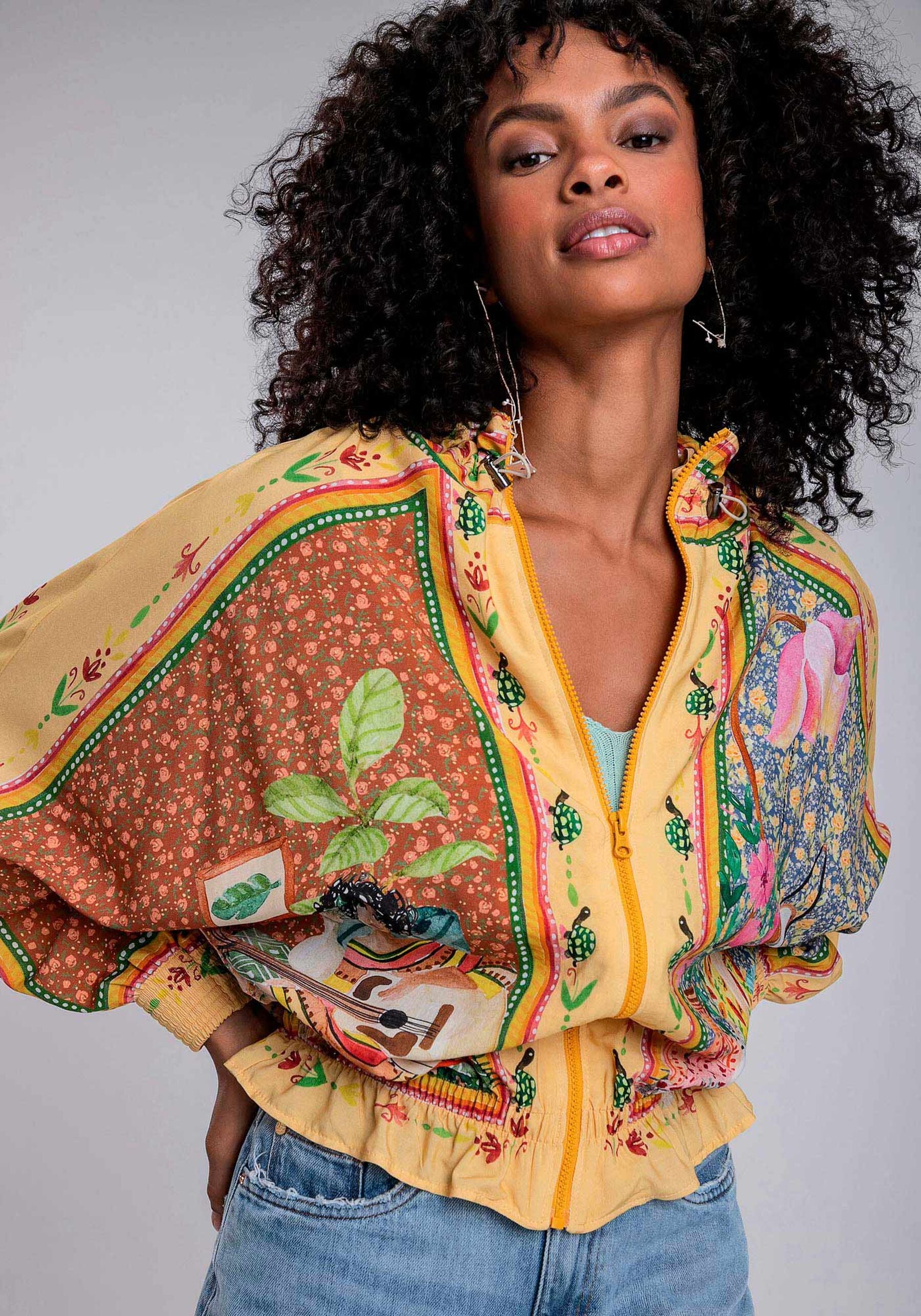 CHAQUETA OVERSIZED ESTAMPADA