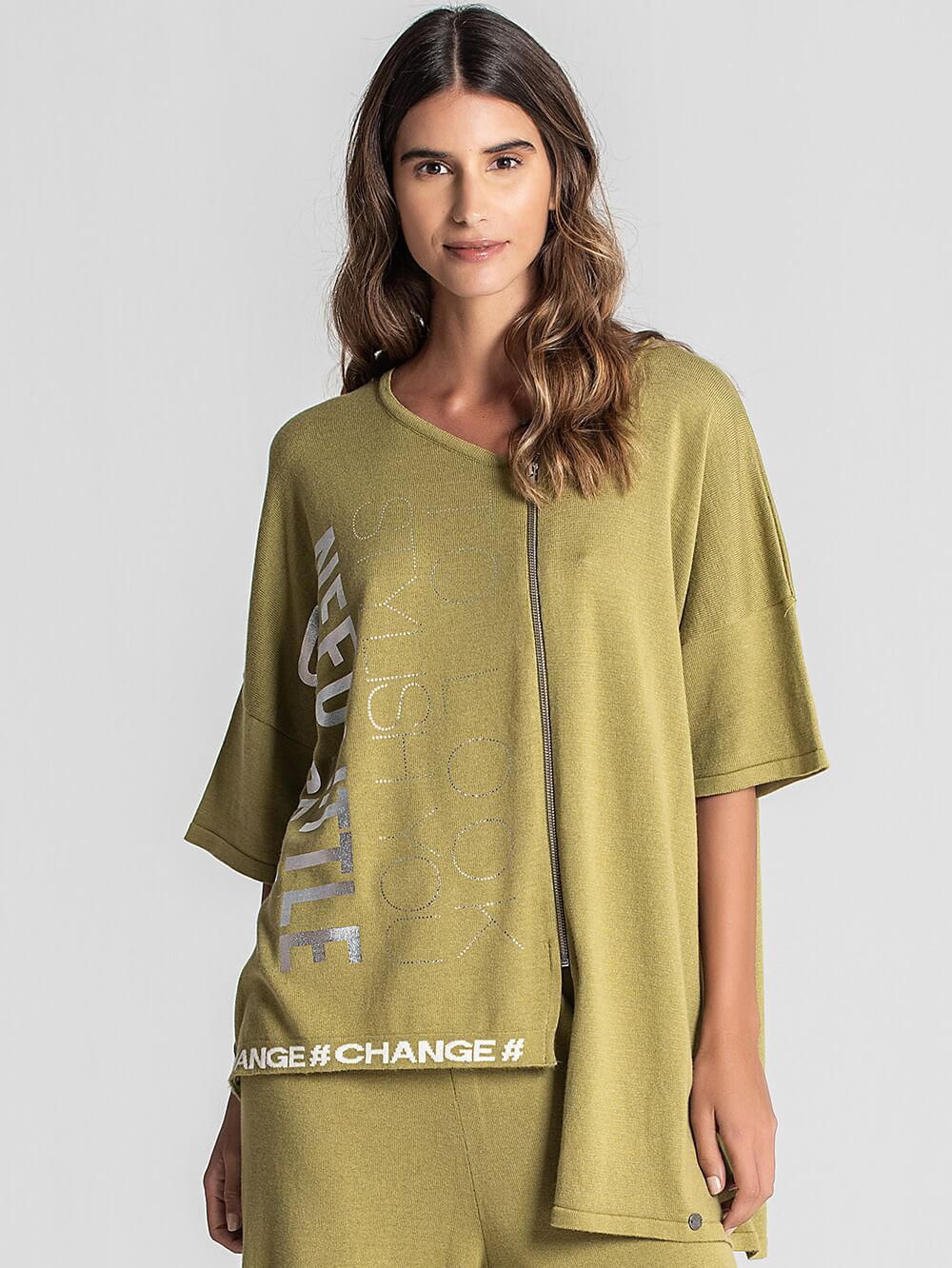 T-SHIRT „NEED LITTLE CHANGE“
