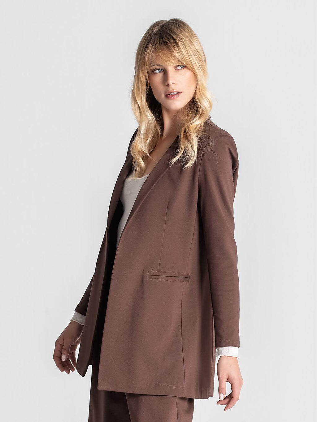BLAZER MIT TASCHEN UND GÜRTEL