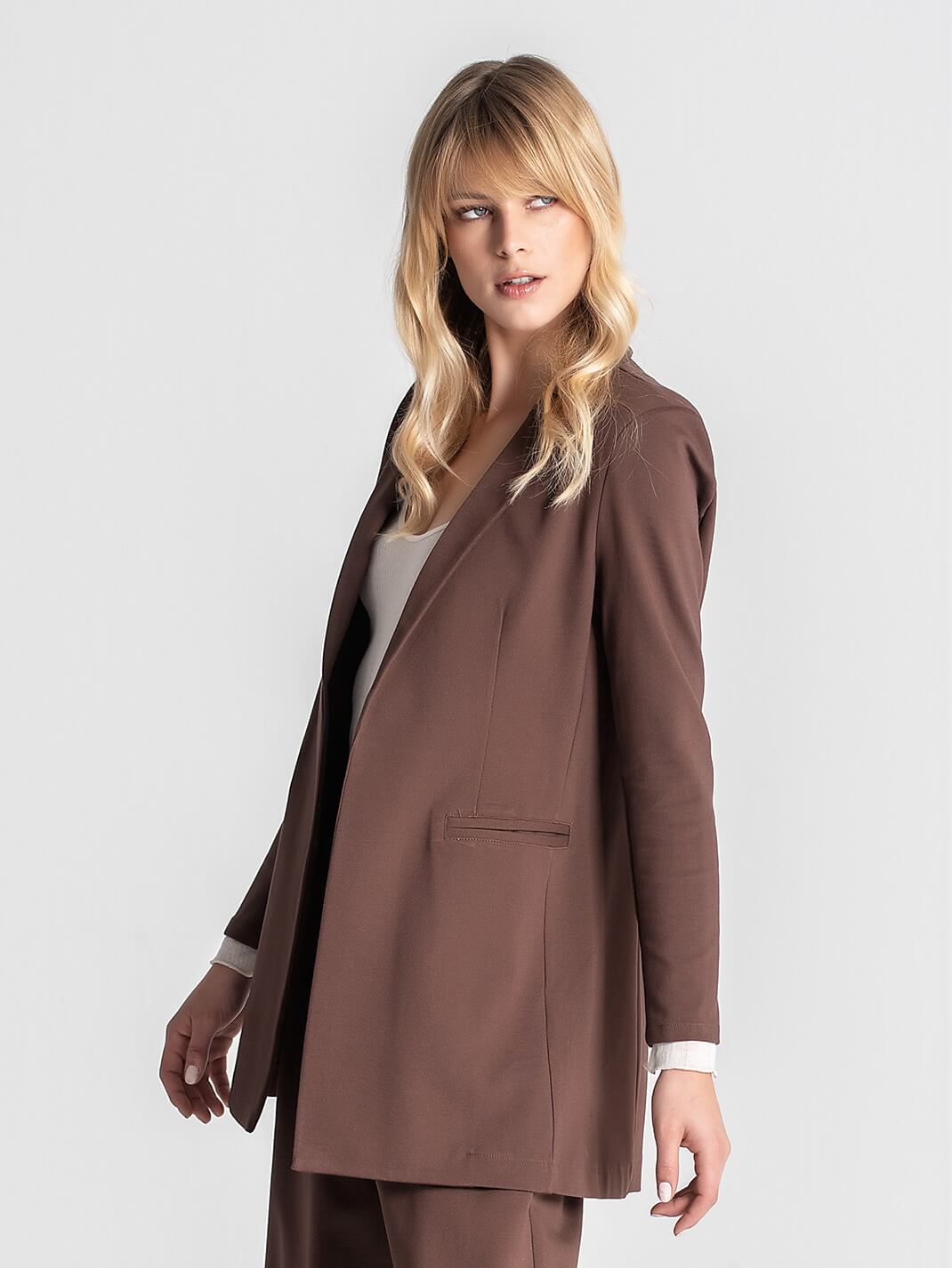 BLAZER MIT TASCHEN UND GÜRTEL