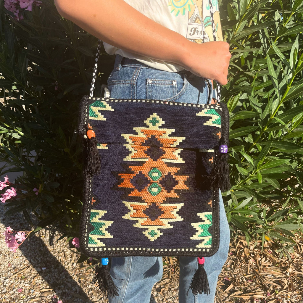 Mala a tiracolo de festival Kilim azul-escuro