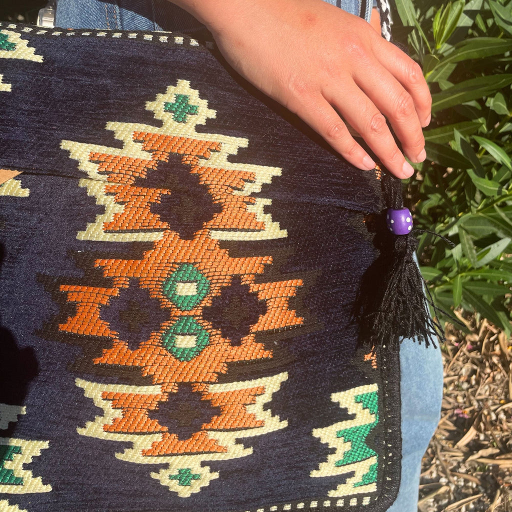 Mala a tiracolo de festival Kilim azul-escuro