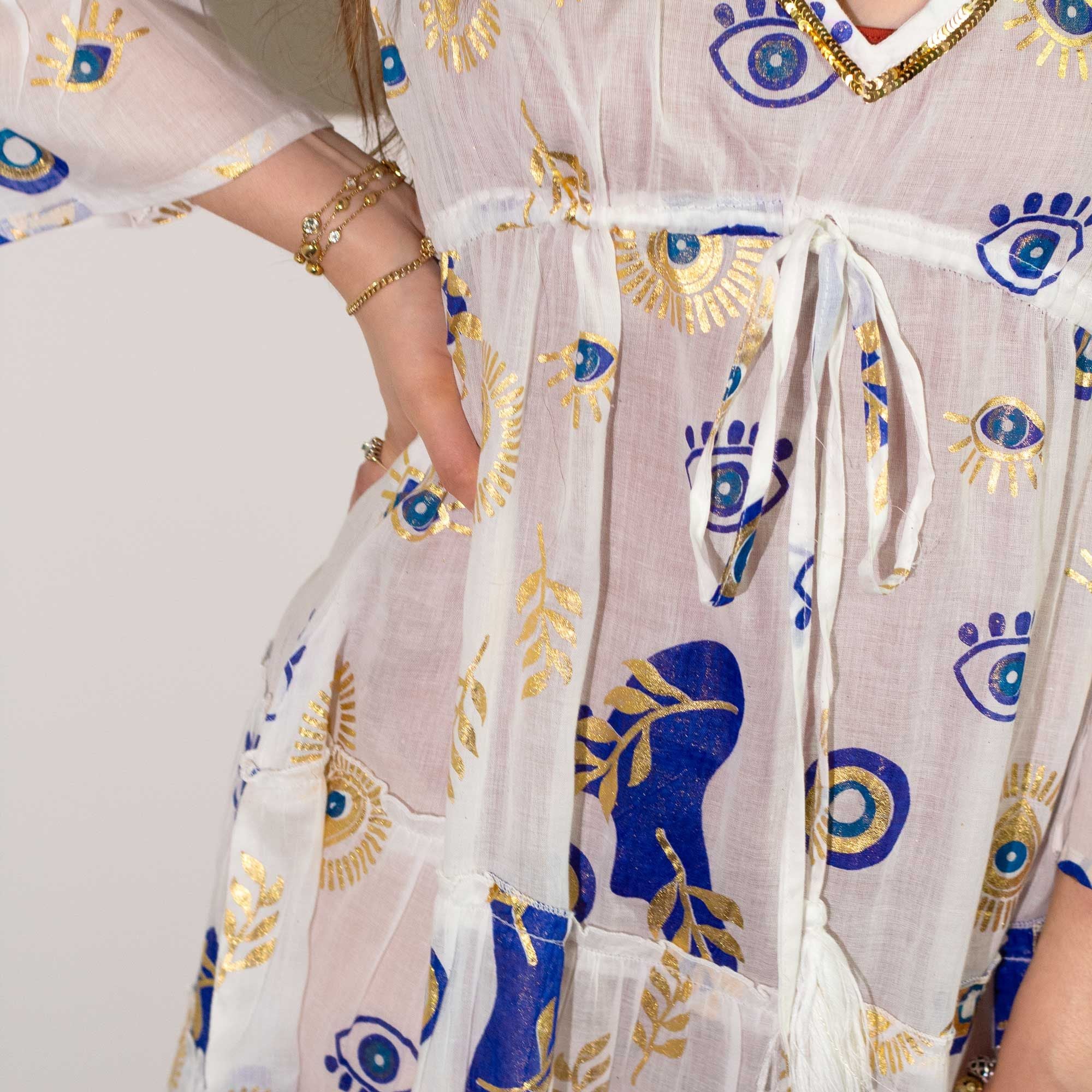 Vestido Sari Nômade Olho Grego – Branco, Azul e Dourado – Tamanho M/L