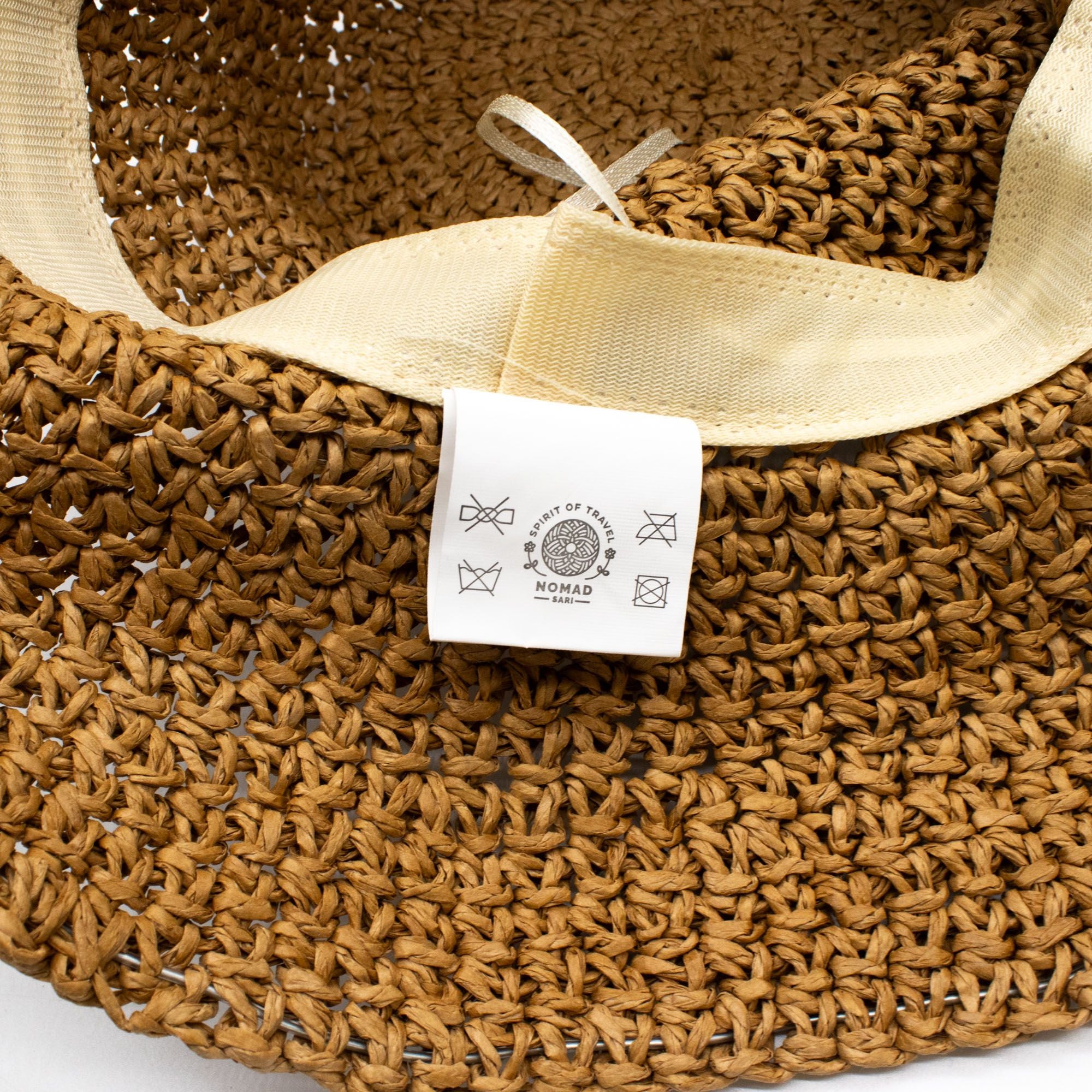 Chapéu de sol em palha Nomad Sari com aba flexível - Café Natural