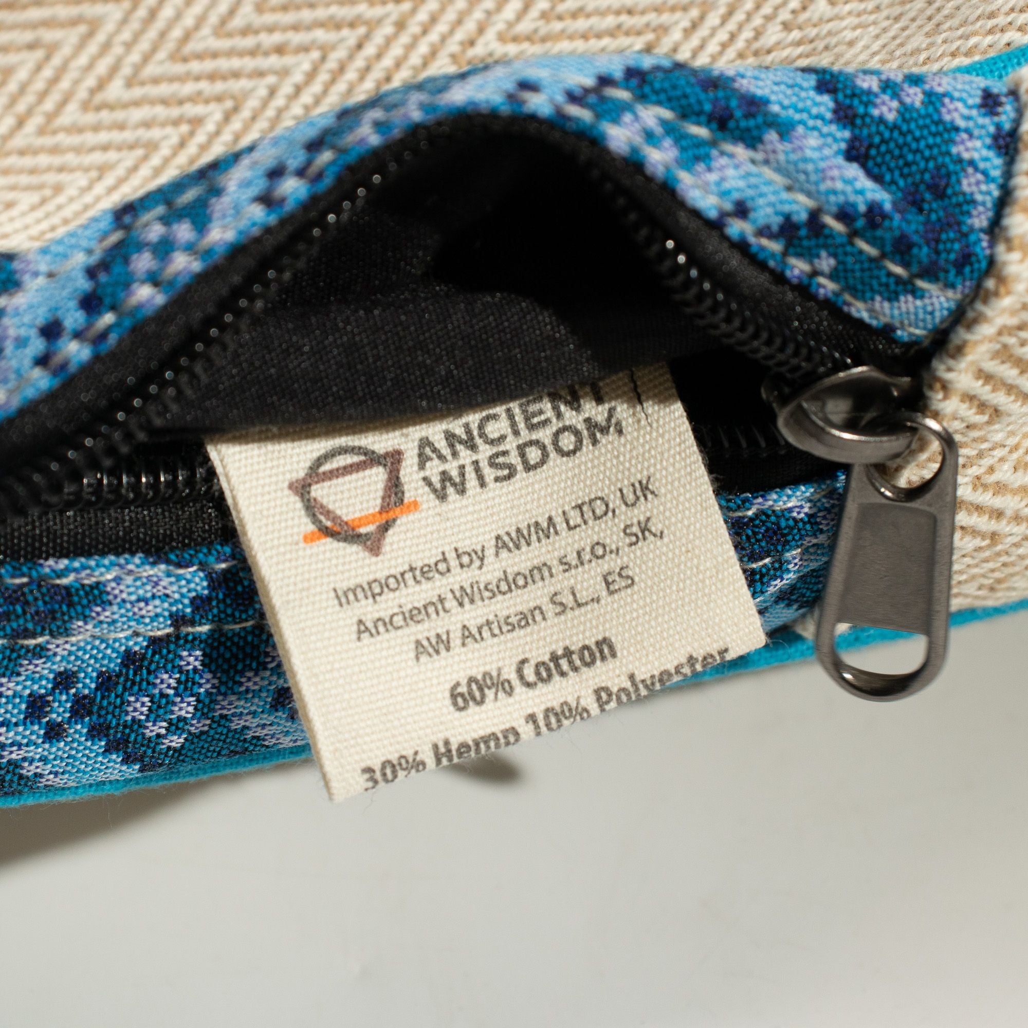 Mochila mediana de Katmandú – Diseño de Daca (30x21x9cm)