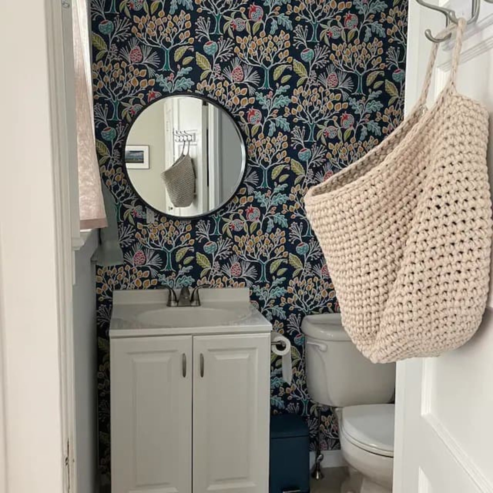 Crochet Hanging Baskets, Mint Kids Room Wall Storage Bags