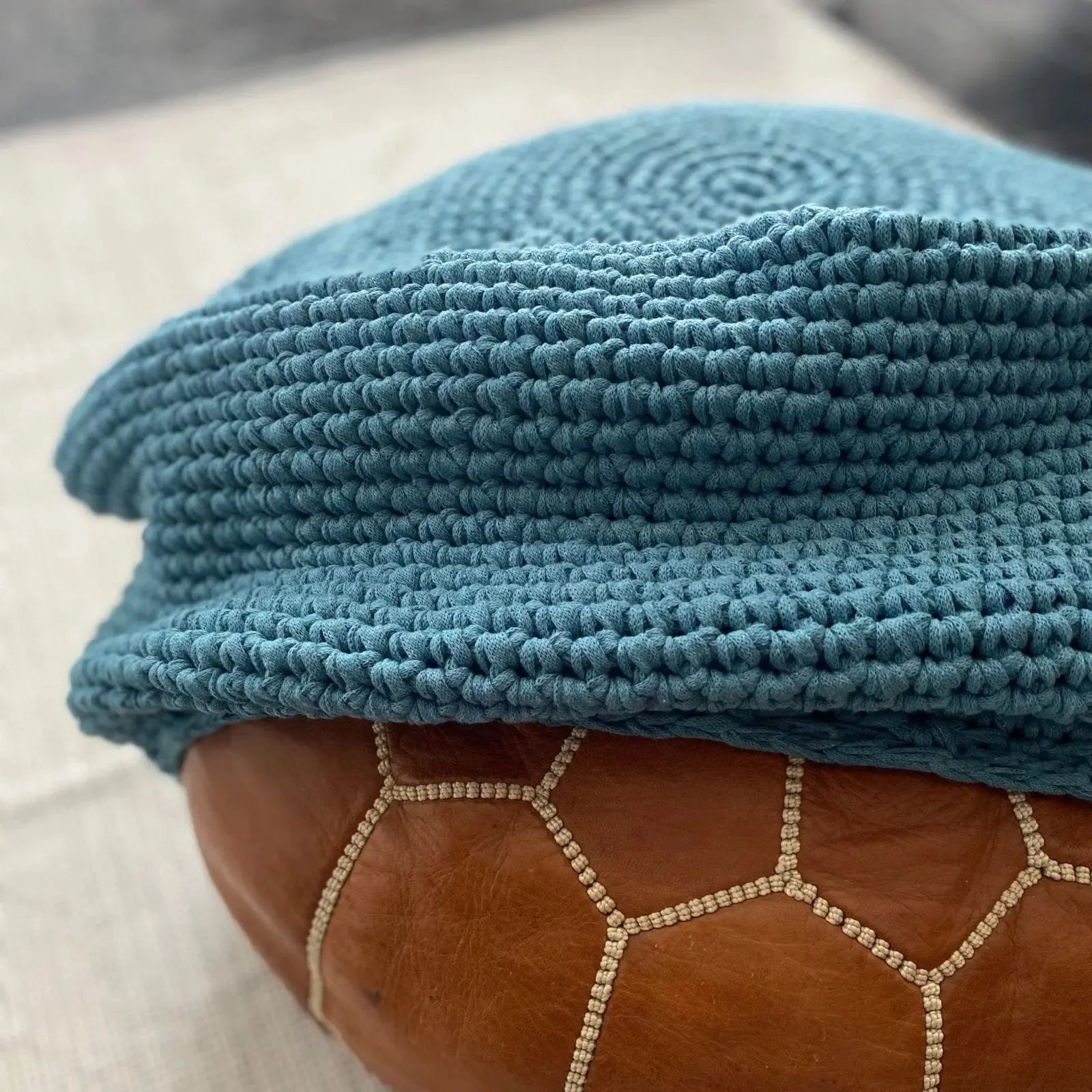 Fundas de ganchillo para otomana, funda redonda para puf en color borgoña
