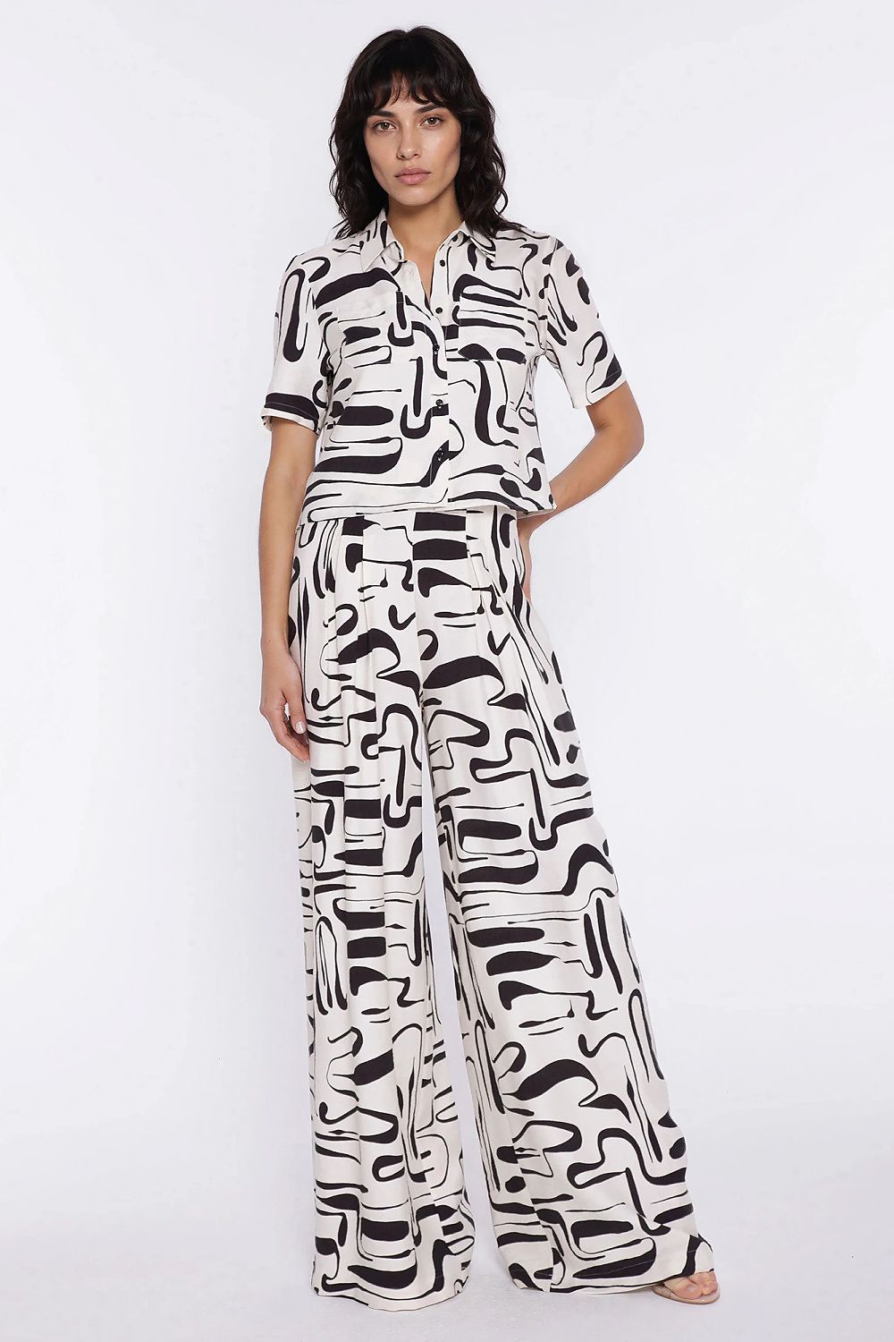  Women trousers model 228007 Nife 