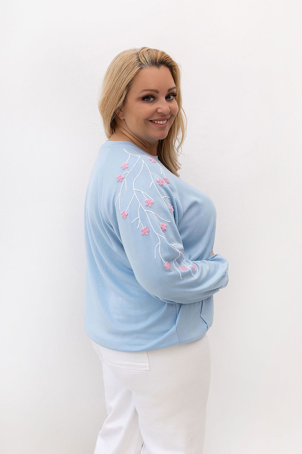 Plus size sweatshirt model 228059 Relevance