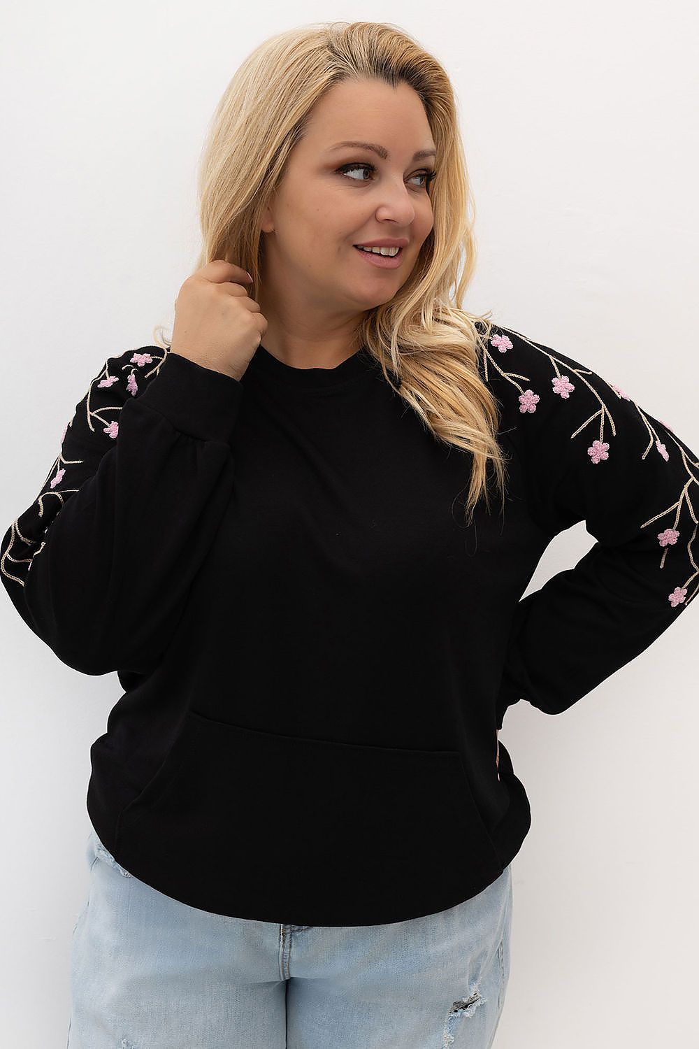 Plus size sweatshirt model 228060 Relevance