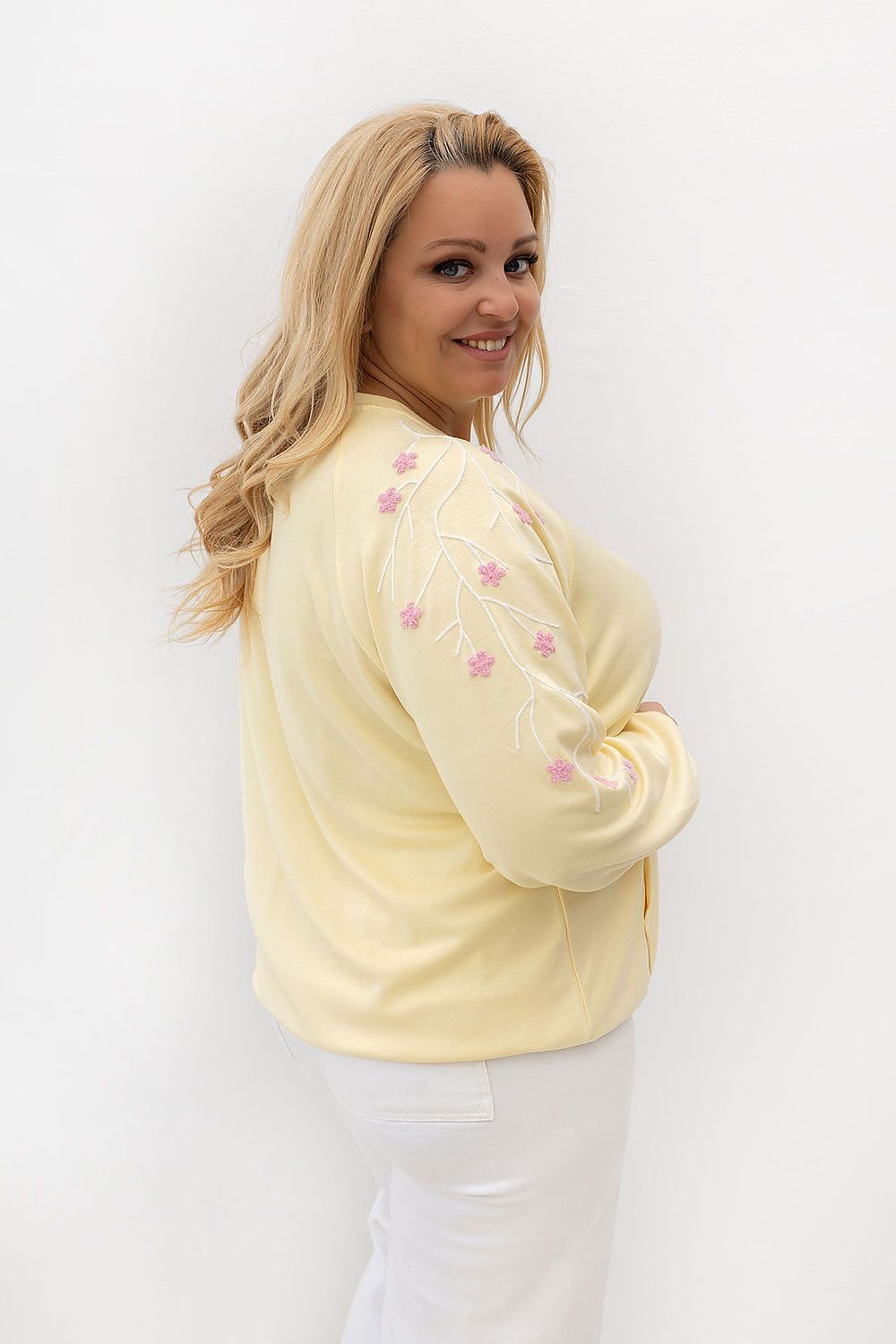Plus size sweatshirt model 228061 Relevance