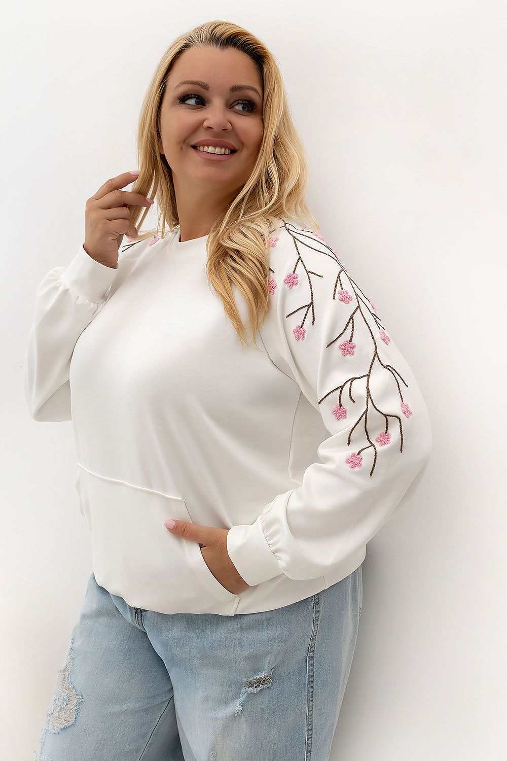 Plus size sweatshirt model 228062 Relevance