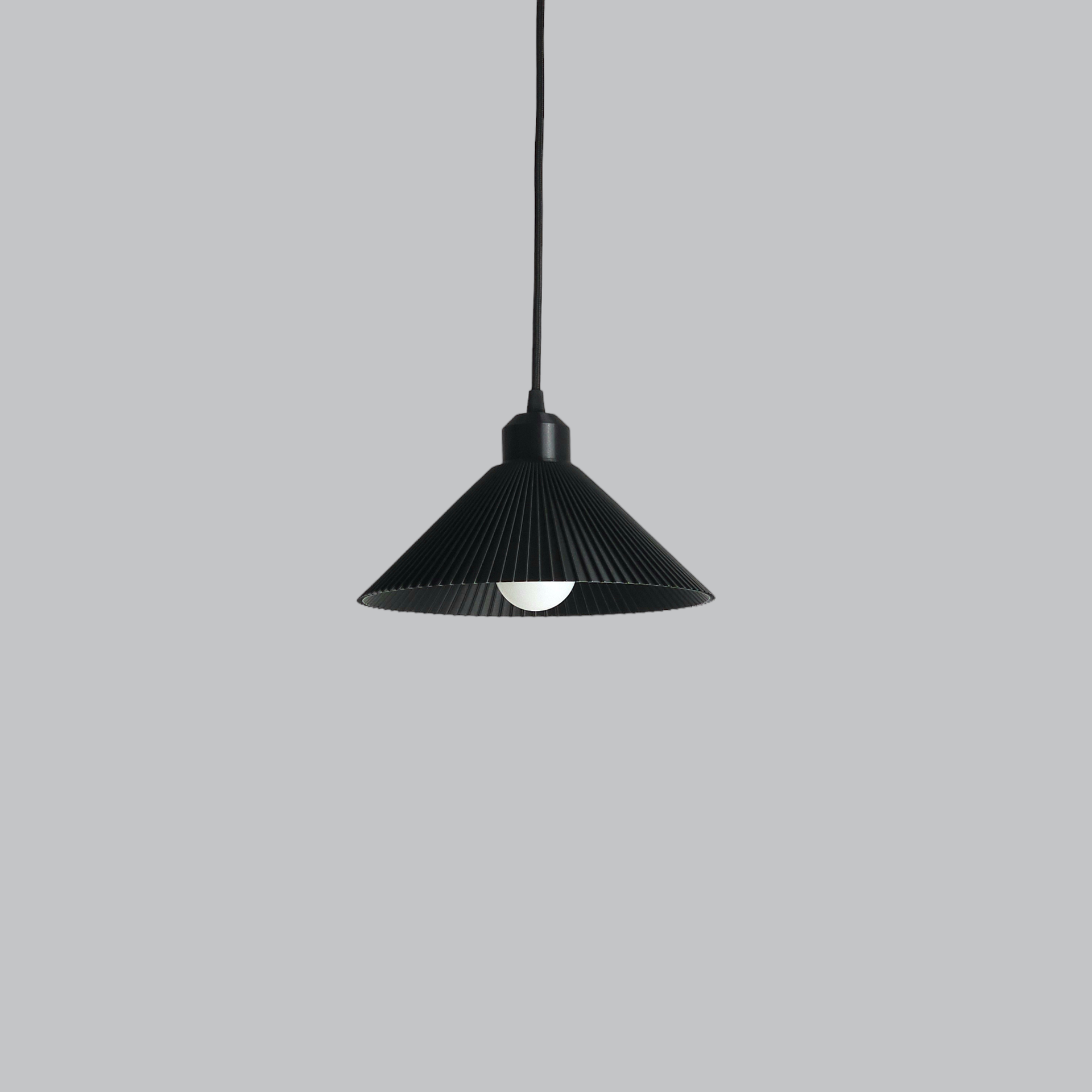 Candeeiro Pendente "Colt", Preto/Rosquinho de Teto Preto/Cabo Preto