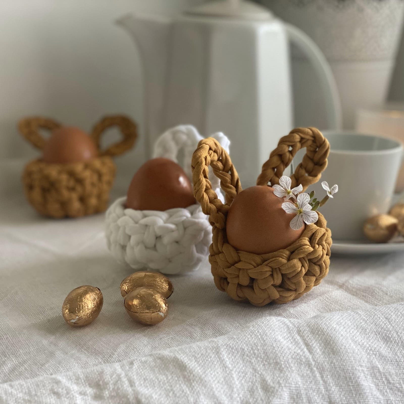 Gold-Senf-Osterhasen-Eierbecher