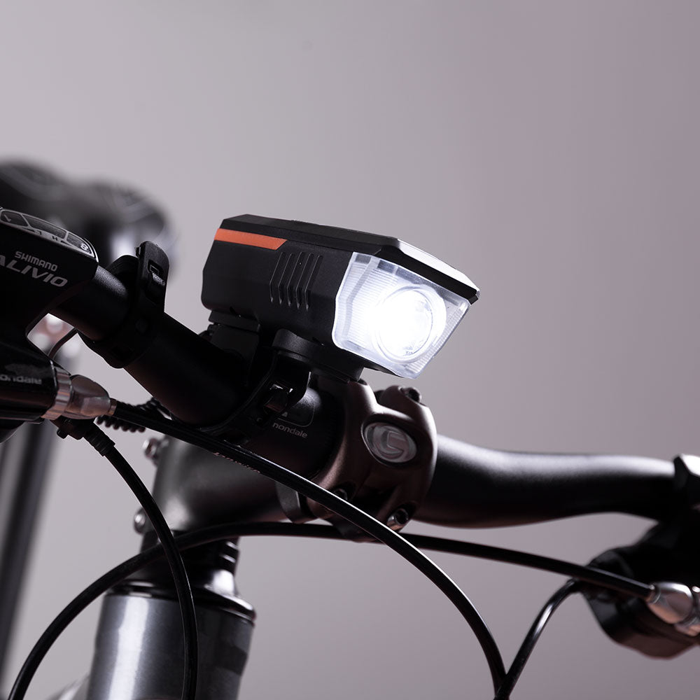 Lanterna de Bicicleta LED 2 Níveis Sensor Bateria Usb - Anti deslumbramiento