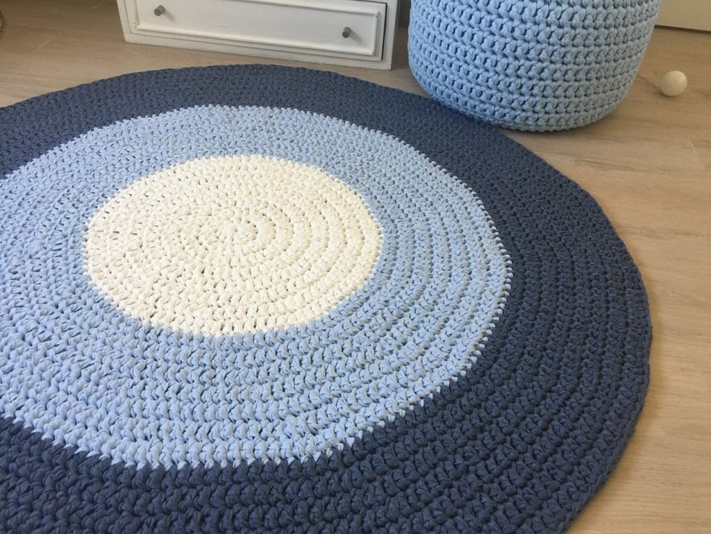 Runder Häkelteppich | Blau gestreifte Spielmatte