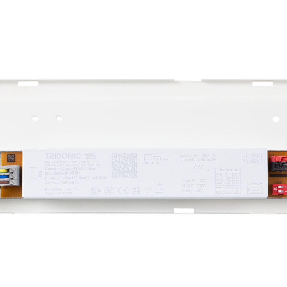 Equipamento LED Impermeável de 40W com 4800Lm IP65 CCT (Tom de Luz Regulável) 3000-6500ºK 110º Regulável Tridónico Sem Cintilaçã