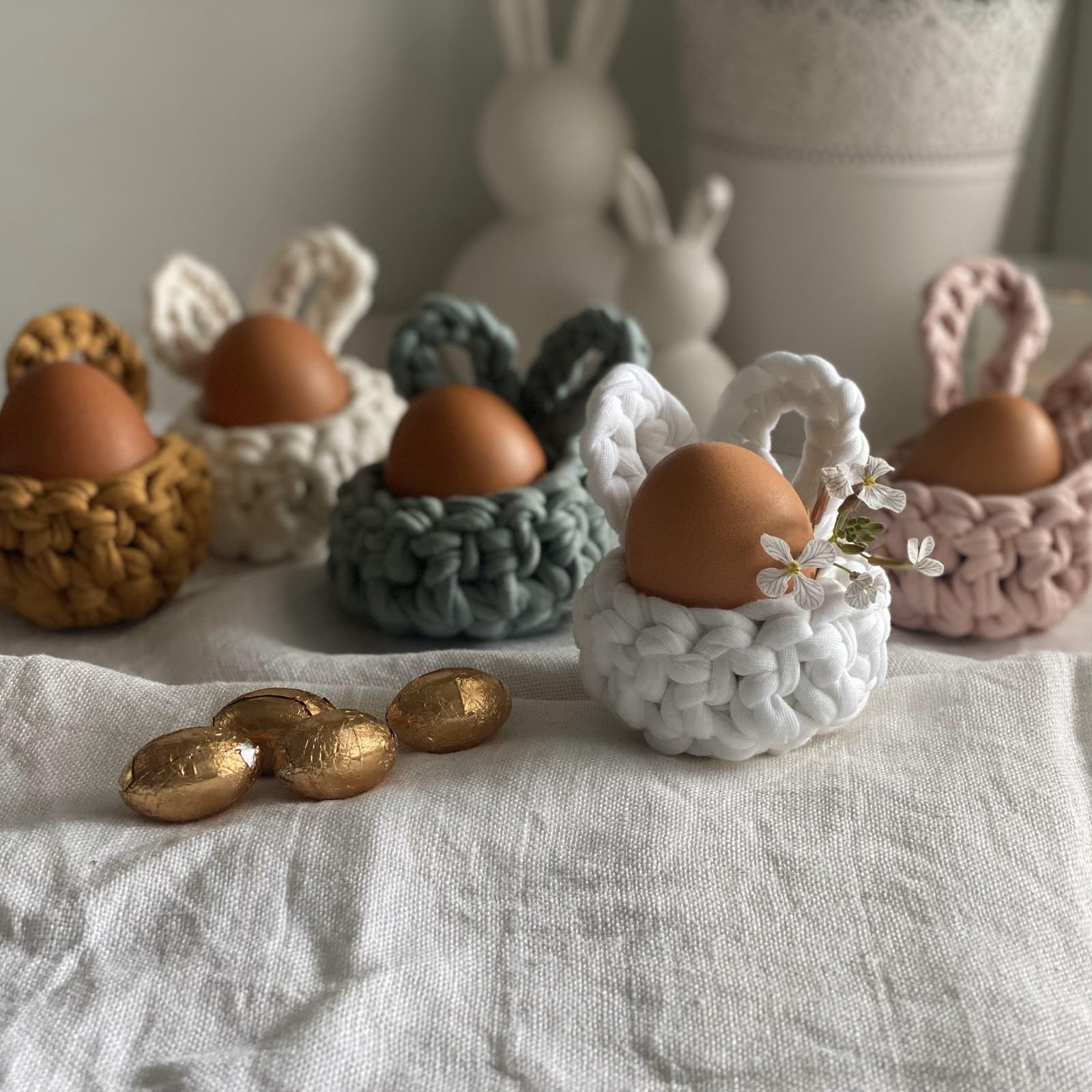 Set de 2 Hueveras de Conejo de Pascua Verde Salvia - Edición Limitada
