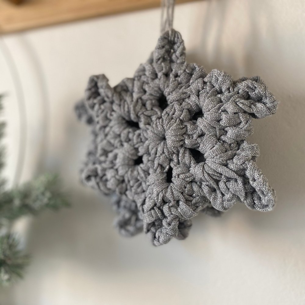 Set de adornos de Navidad de ganchillo de copo de nieve plateado