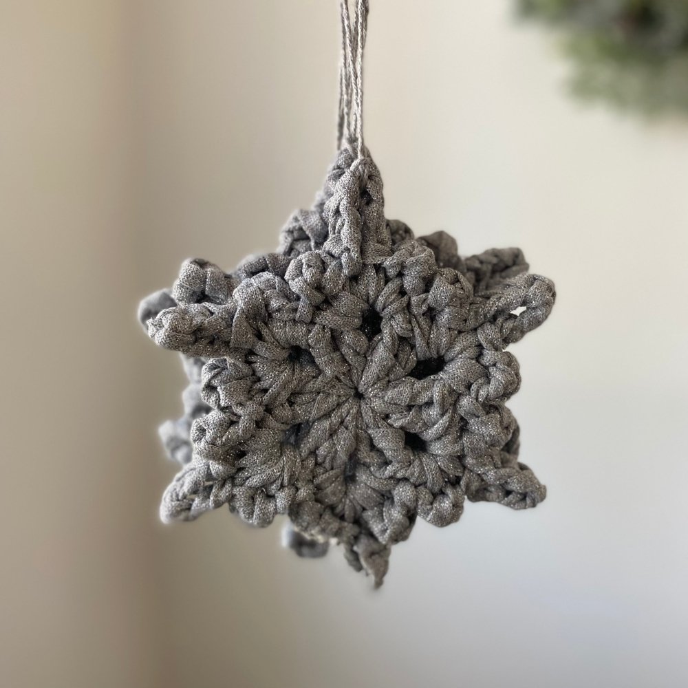 Set de adornos de Navidad de ganchillo de copo de nieve plateado