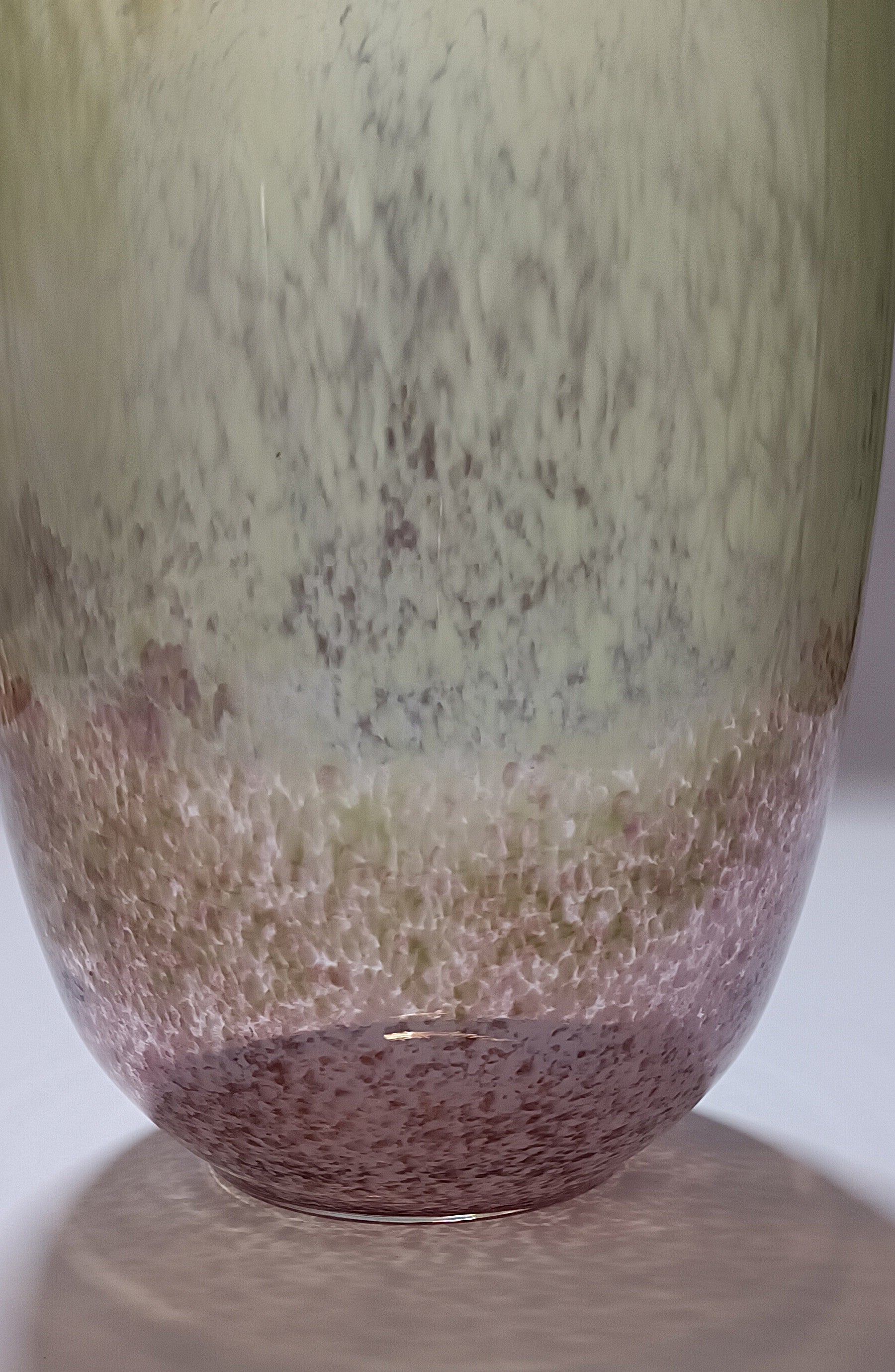 Vaso em Vidro Verde e Rosa com Efeito Espuma