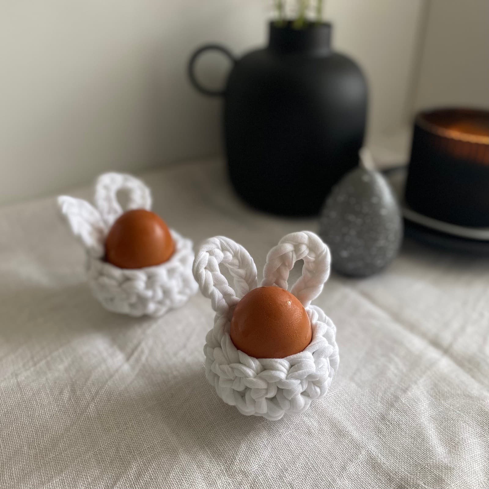 Hueveras de Conejo de Pascua Blancas